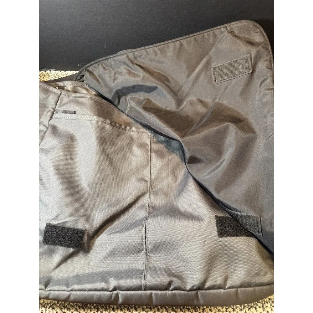 Columbia Messenger Bag Adjustable Strap Nylon Lightweight Laptop Fit